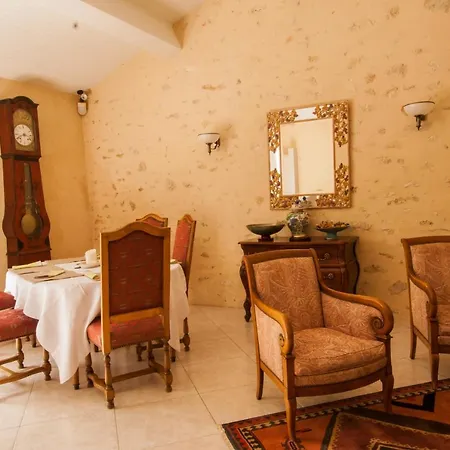 Les D'hotes De Chateau Vieux Robin Oda ve Kahvaltı